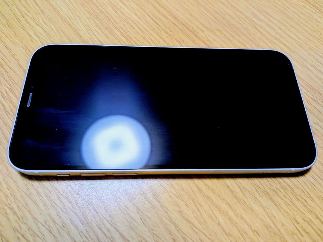 【美品】Apple iPhone 12 ホワイト　64g