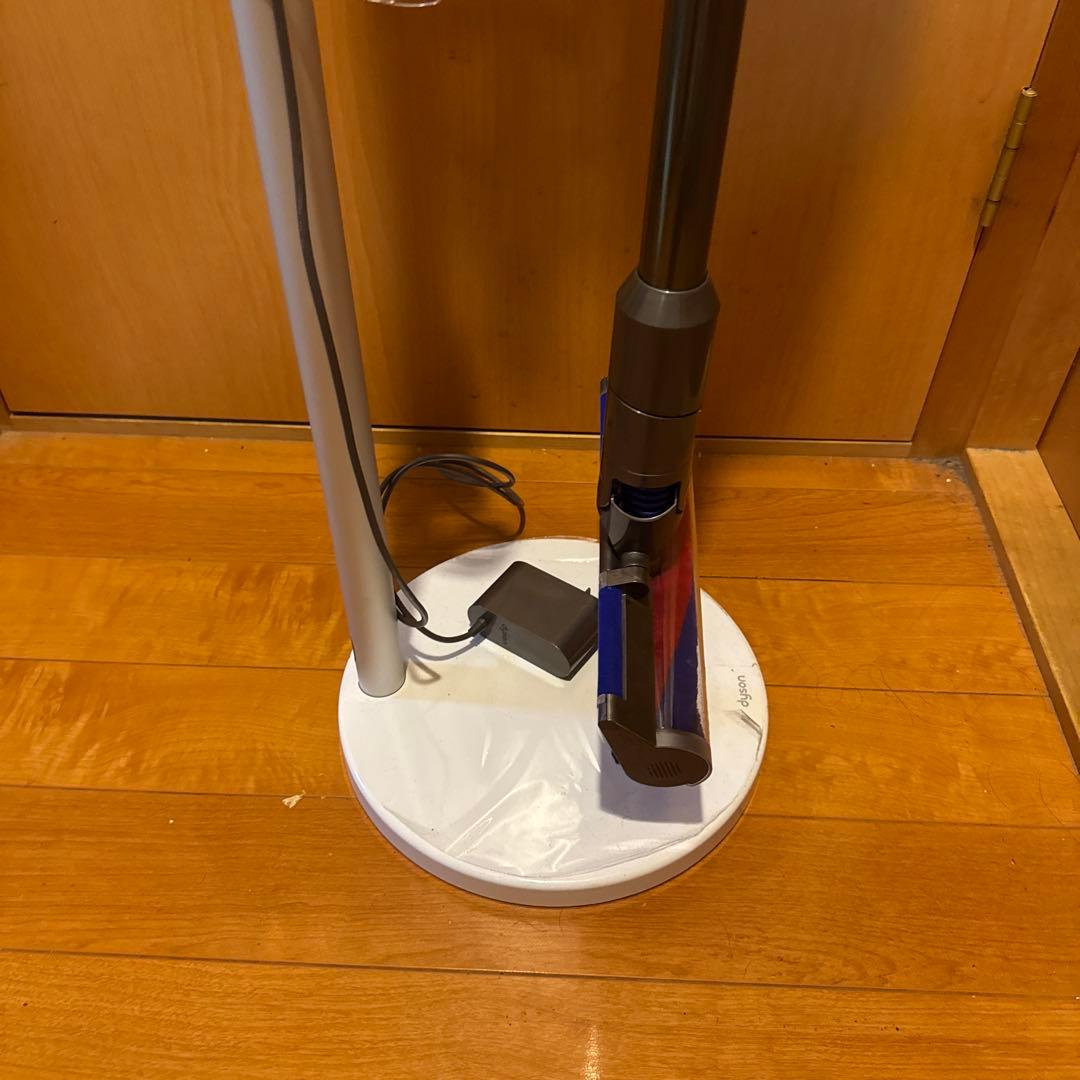 しんdyson‼️デジタルスリムフィラフィ SV18充電スタンド付き