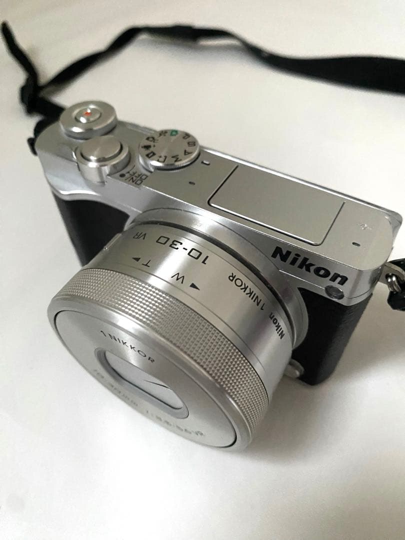 Nikon1 J5 ミラーレス ダブルレンズキット /シルバー J5WLKSL