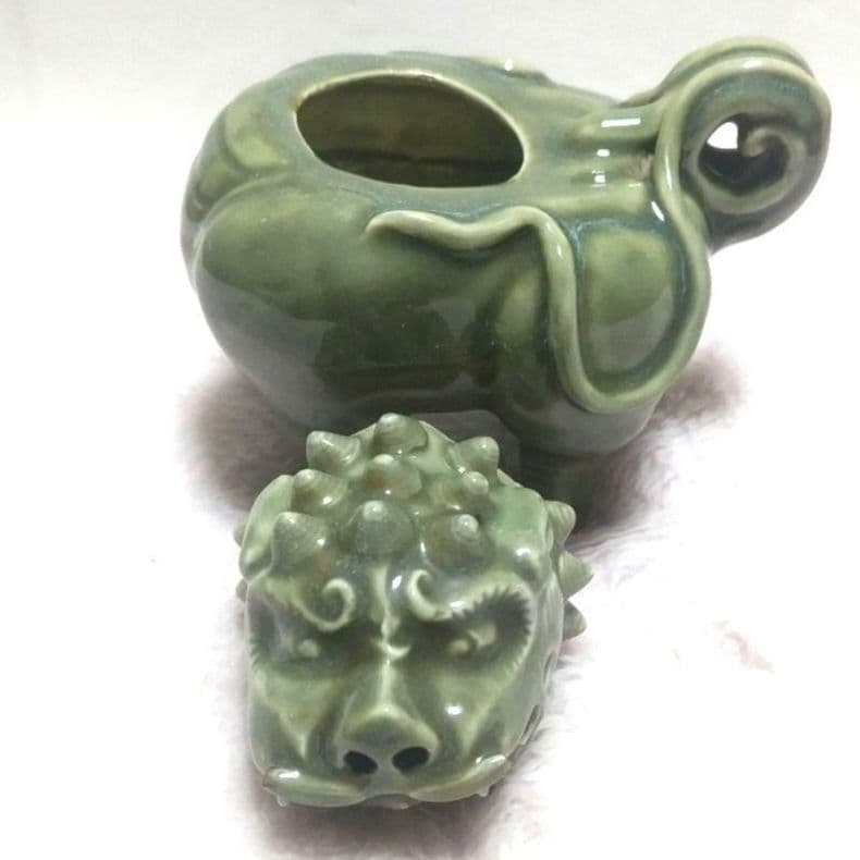 青磁獅子香炉　獅子型　香炉　獅子置物　茶道具　香道具　骨董品　美術品　時代物