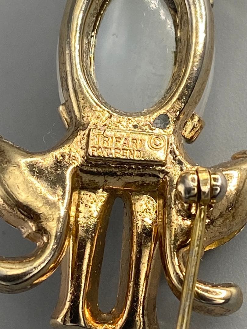 lotuscloud 2450⭐️TRIFARI トリファリ ブローチ ビンテージ