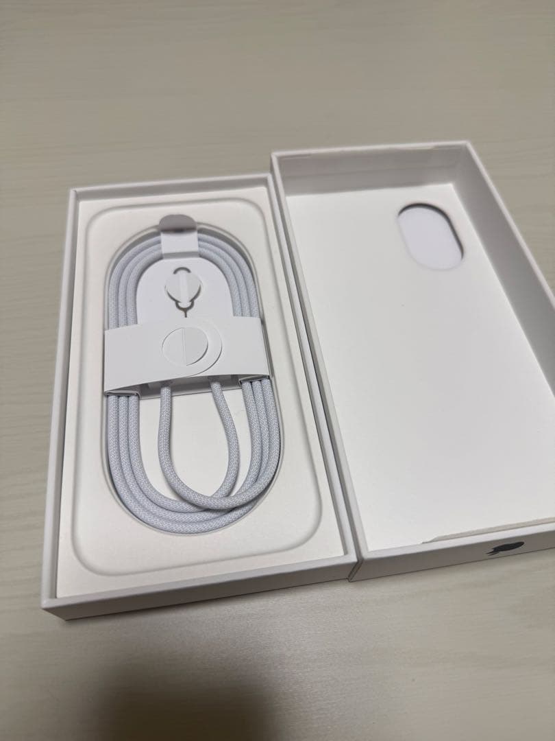 iPhone 16 256GB 本体 ブラック SIMフリー 付属品、箱付き