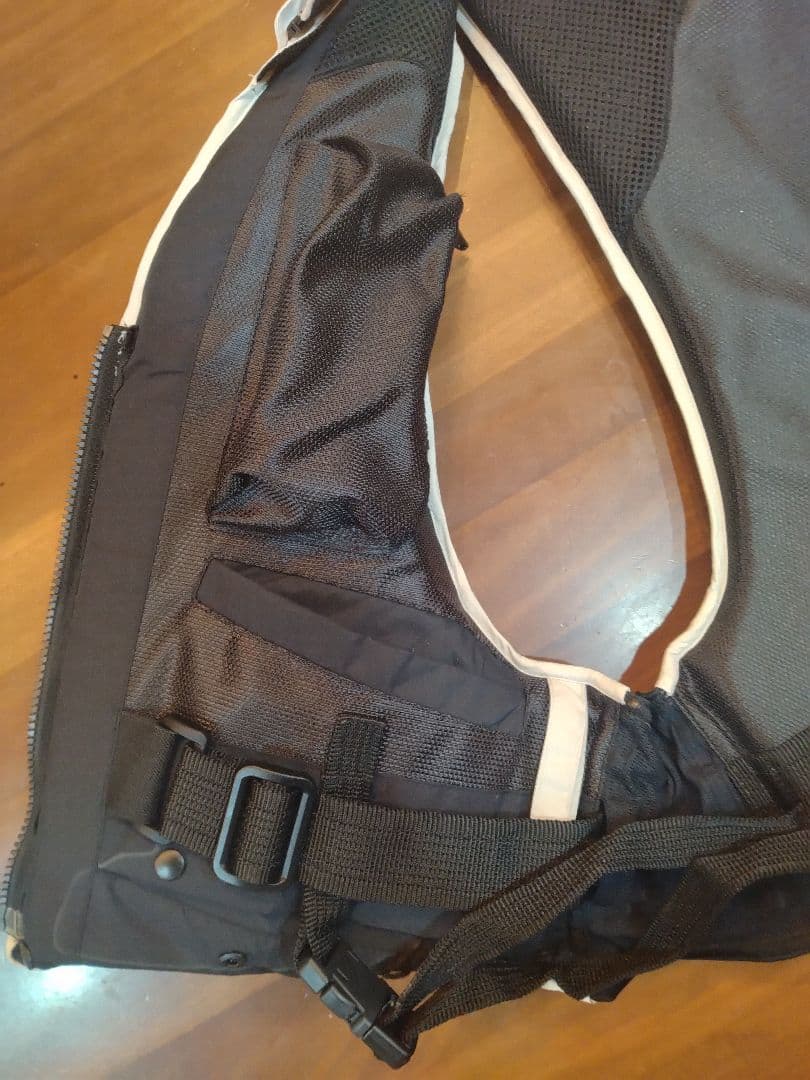 DAIWA ダイワ フローティング ベスト ジャケット 2012年製 ホワイト