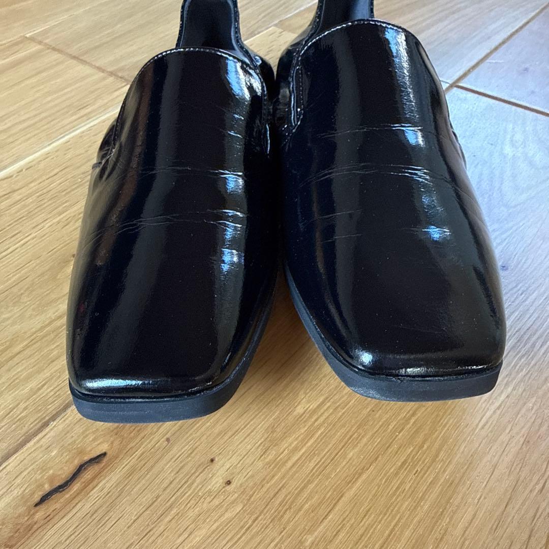 ourさっと履けて脱げにくい、エナメルスリッポン