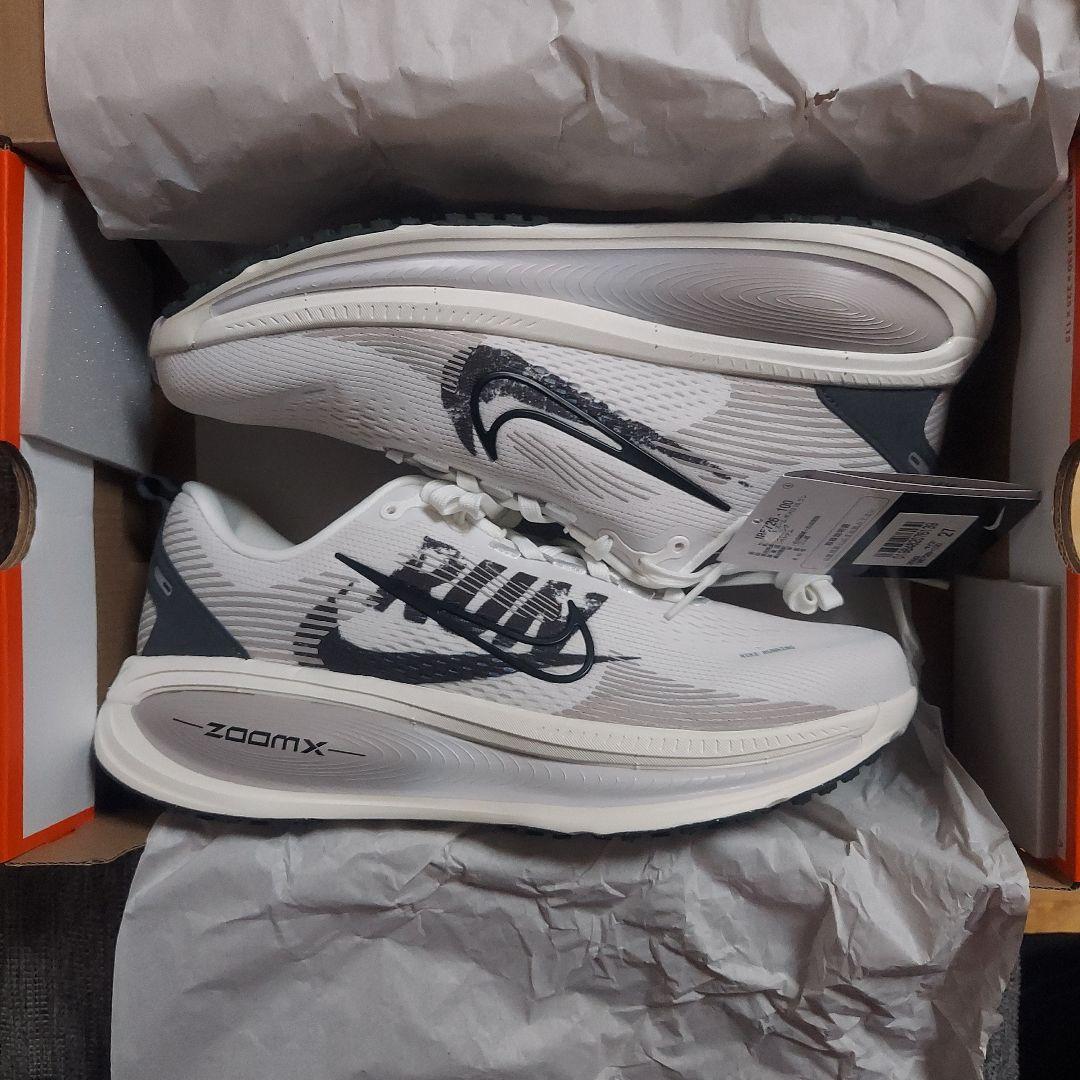 新品 NIKE VOMERO18 27cm