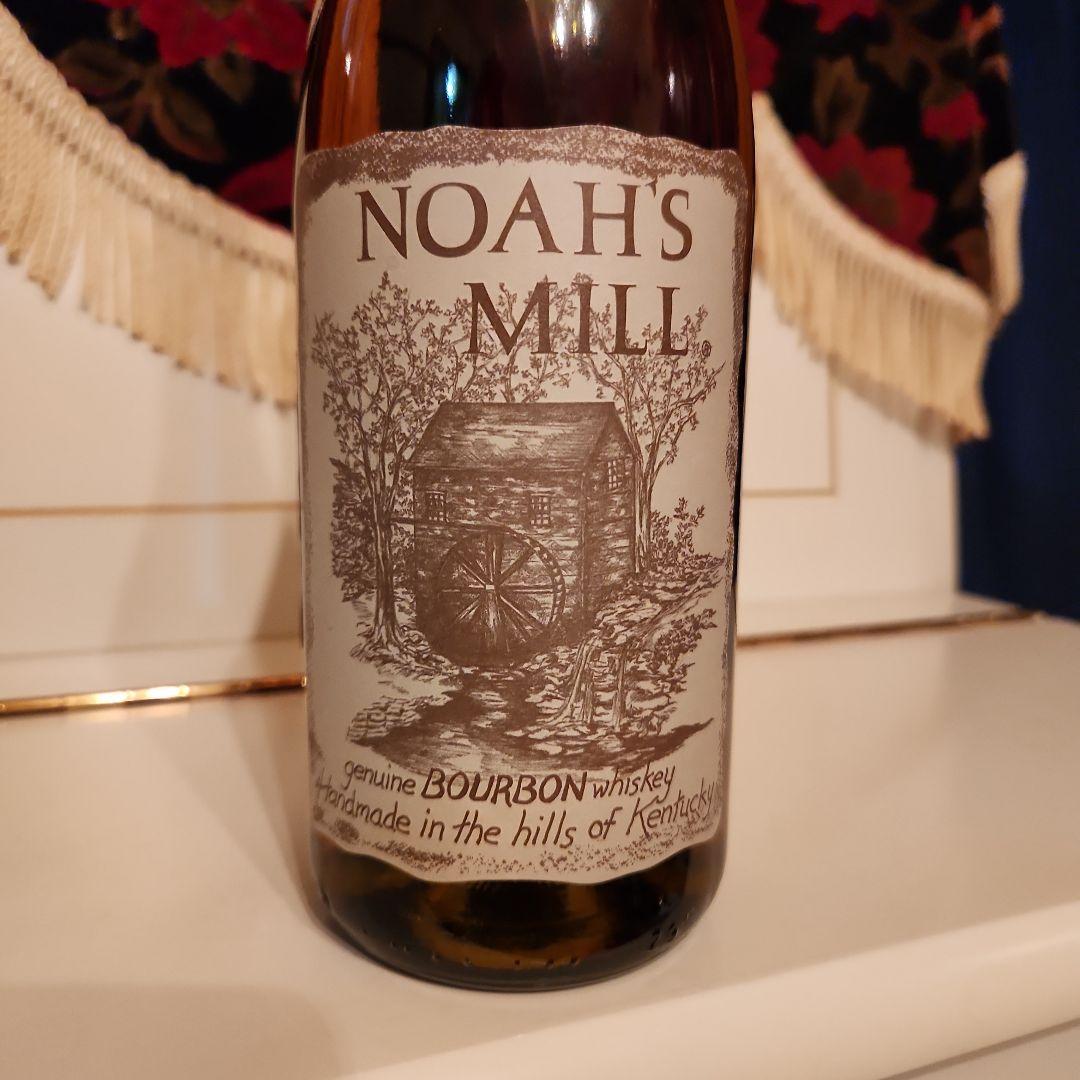 [ 再入荷 ] 終売商品 バ－ボンウイスキー ノア－ズ ミル ( 新品未開封 )