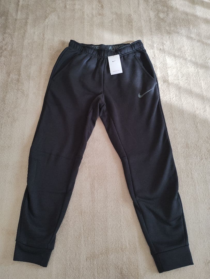 Nike ブラックジャージ上下セット　タグ付、新品