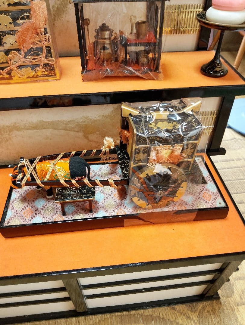 ひな人形 段飾り 多彩な飾り