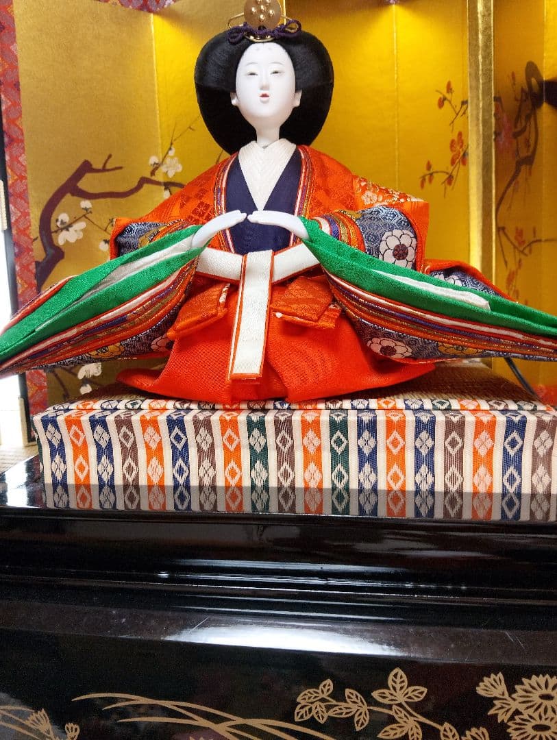 ひな人形 段飾り 多彩な飾り