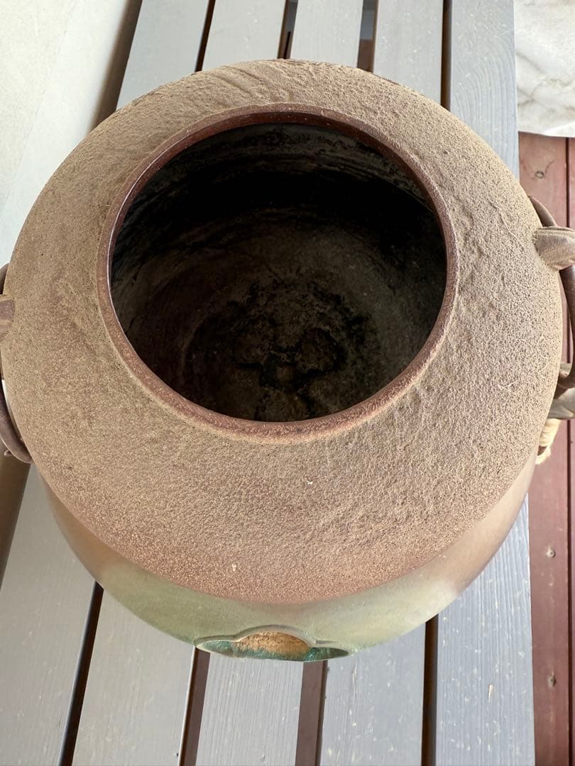 獅子の頭部装飾の金属製茶釜　唐銅製　鬼面風炉