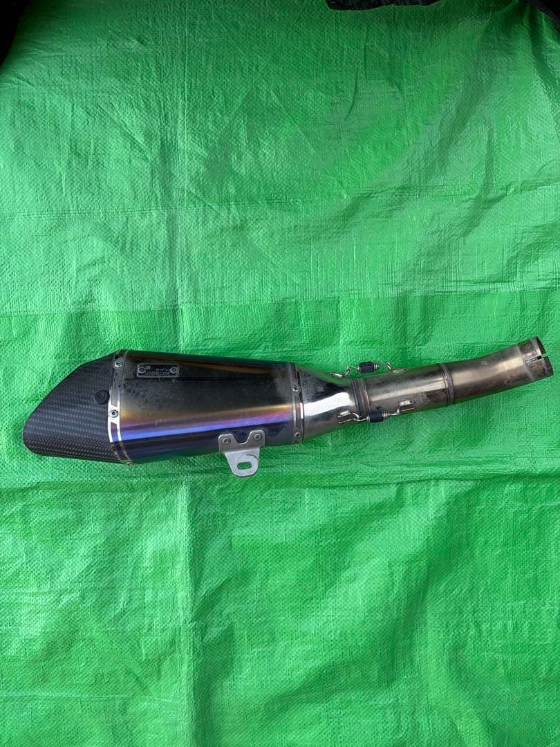 スズキ　GSR750 マフラー　ヨシムラ　スリップオン　R-11 サイクロン