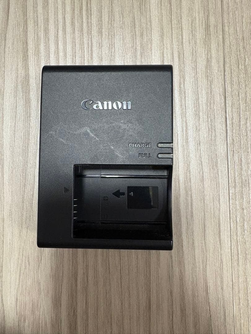 Canon EOS Kiss10 デジタル一眼レフカメラ 本体とレンズ付き