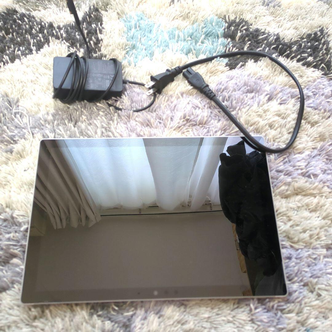 Surface Pro 5 (i5/8G/256G)本体+ ACアダプタ付