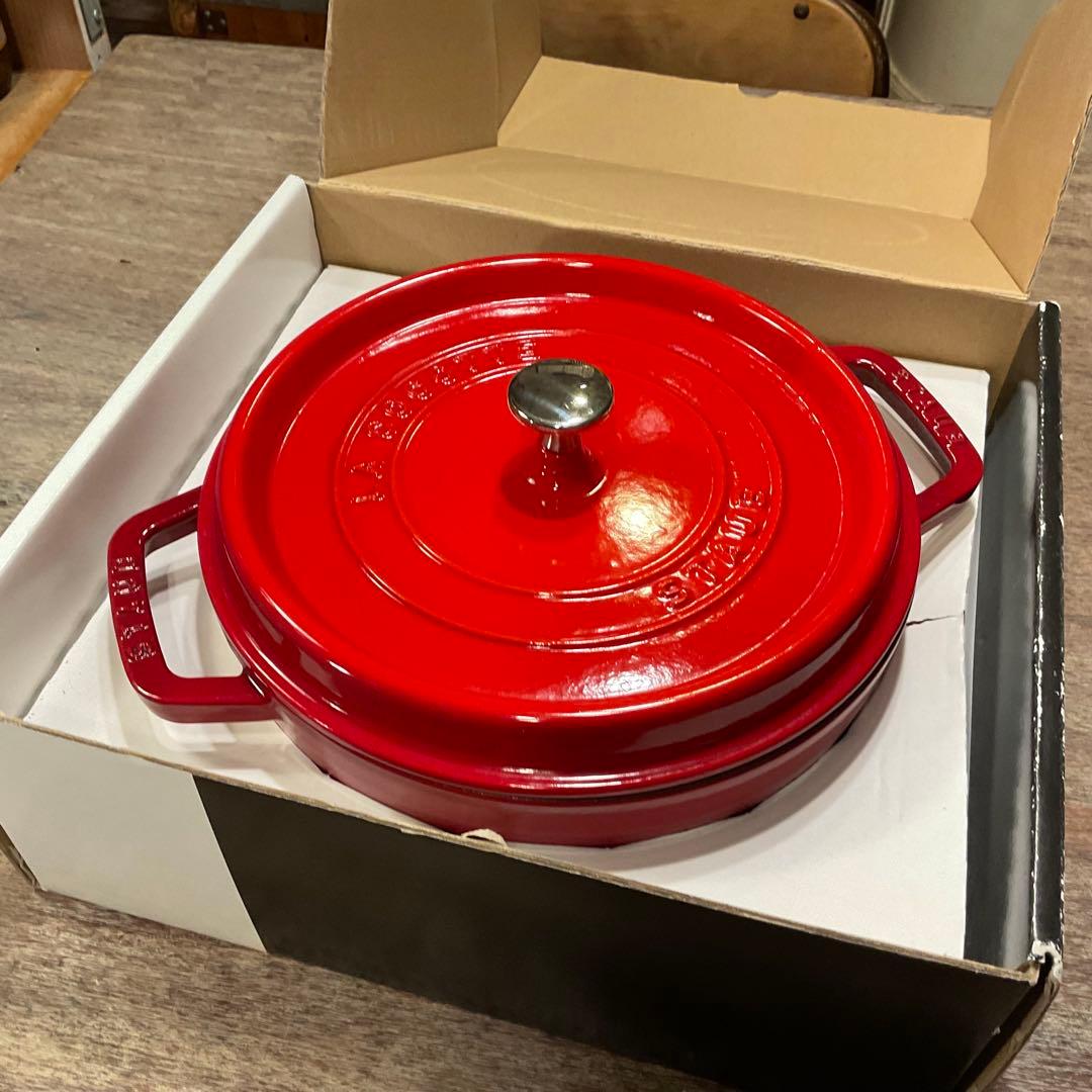極美品！26cm ストウブ 浅型 シャロー ラウンド ココット チェリー