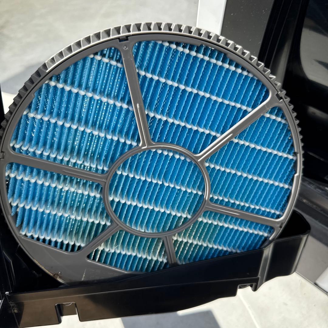 美品　SHARP シャープ 除加湿空気清浄機 KC-HD70-W