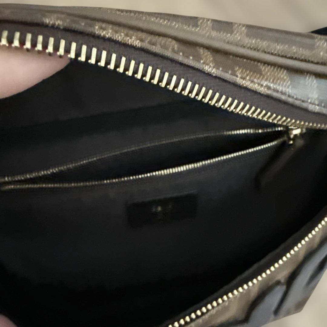 nana　FENDI ROMA ボディバッグ　フェンディ フィラ