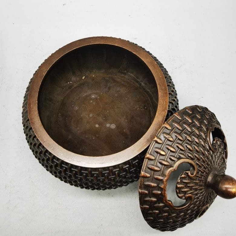 銅器 祥雲透かし彫り香炉 茶道具 香道具 装飾品 工芸品 置物