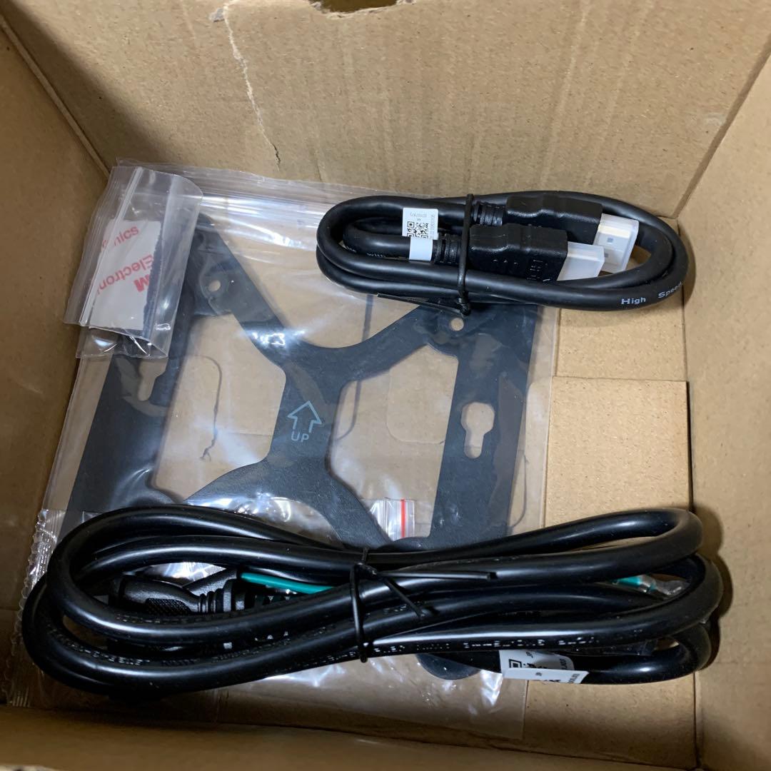 新品MINIS FORUM　UM760Slim　AMD Ryzen 5　ミニPC