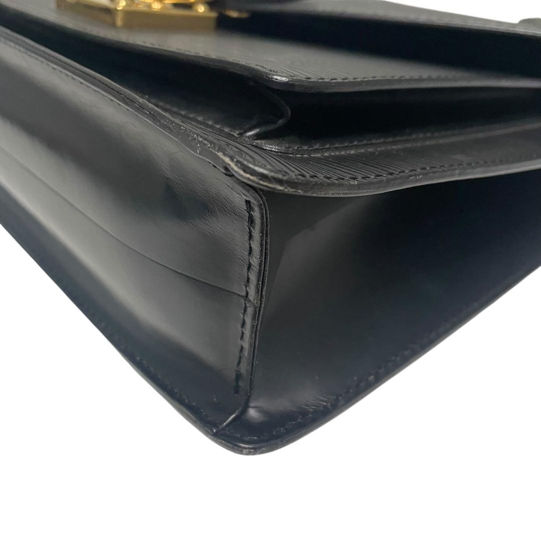 ルイヴィトン エピ モンソー28 ノワール ハンドバッグ