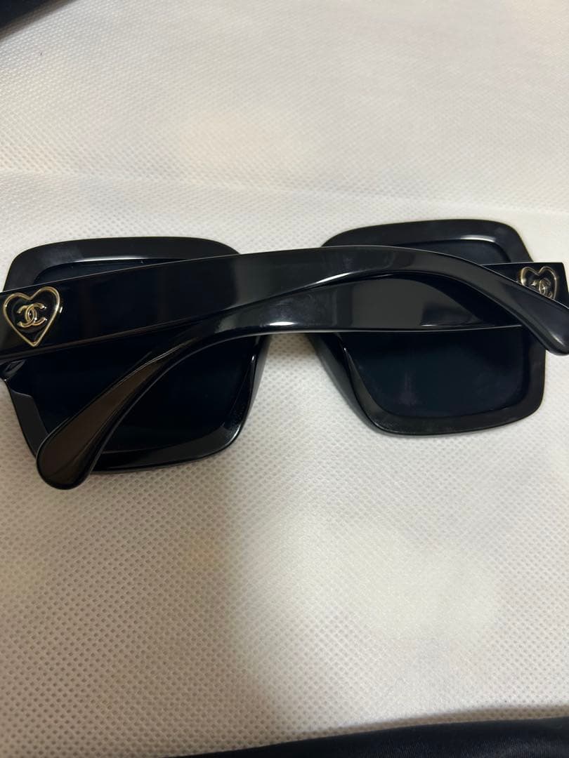 CHANEL サングラス スクエア型 ハートロゴ CCマーク