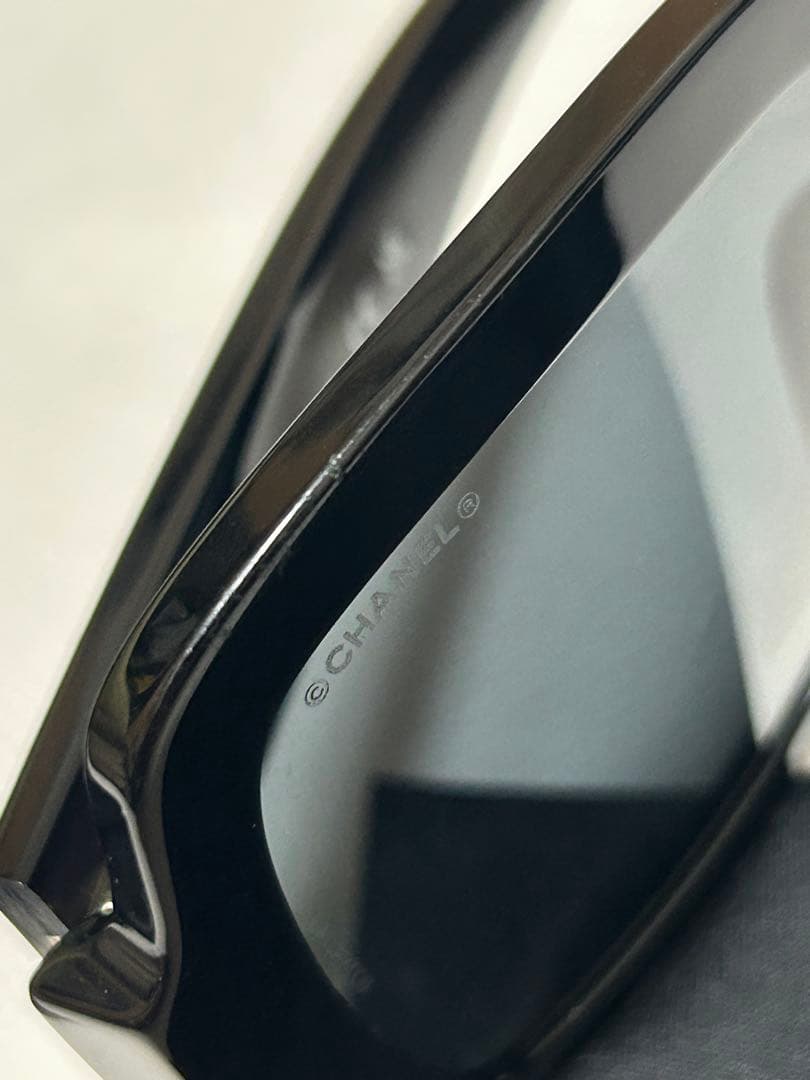 CHANEL サングラス スクエア型 ハートロゴ CCマーク