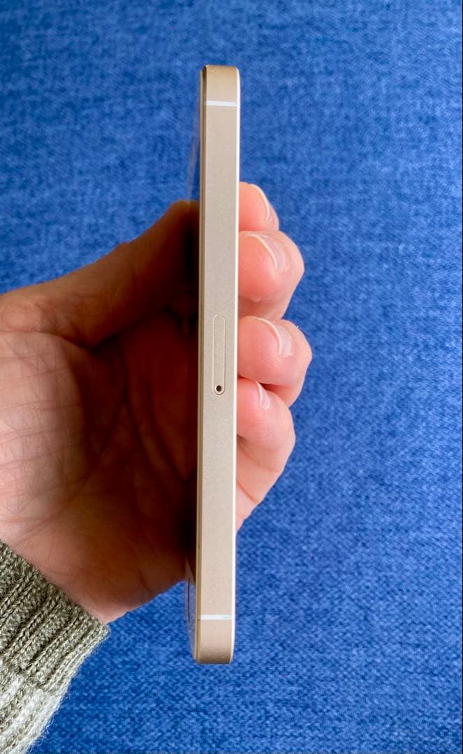 スマートフォン本体 iPhone SE 128GB