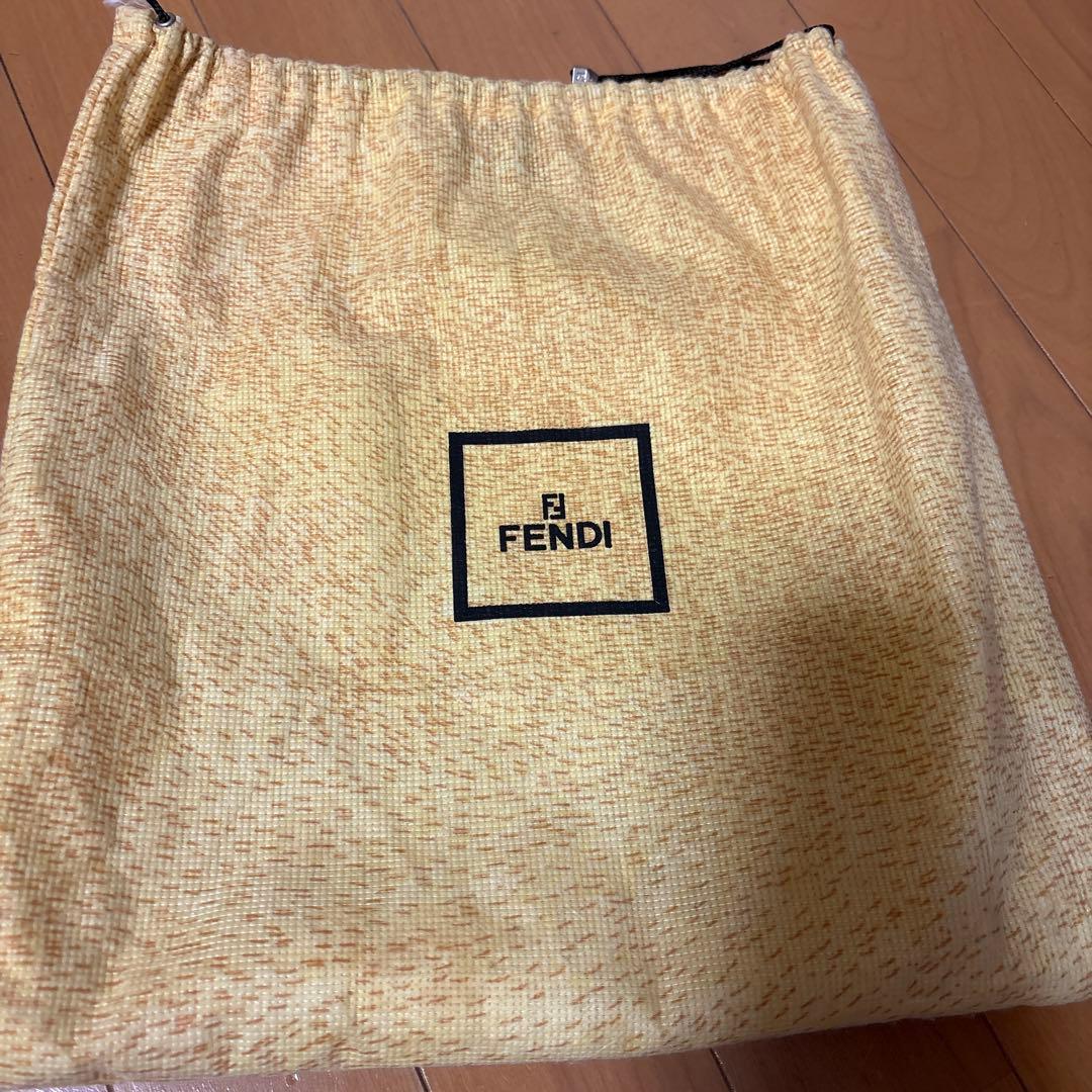 FENDI フェンディ　マンマバスケット　ショルダーバッグ　黒　ブラック