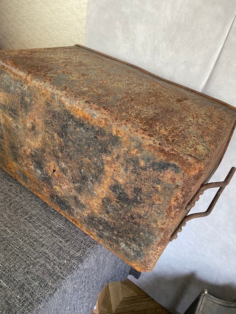 持手付鉄製ボックス　収納缶　古道具