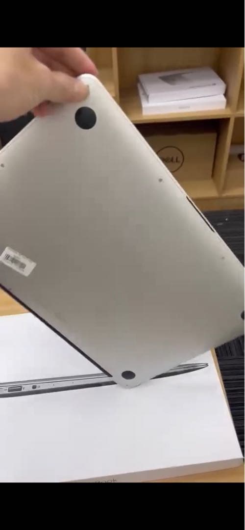 Macbook Air 2017年式 RAM:8G SSD:256G