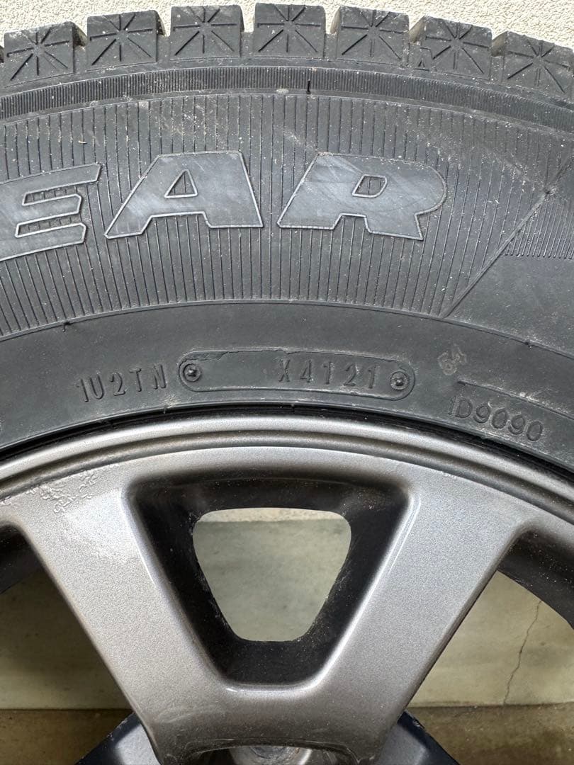 ジムニーシエラ JB74 15インチ スタッドレスタイヤ ホイールセット 4本