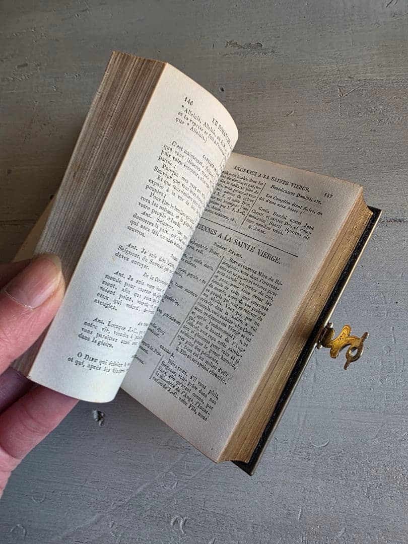 貴重　フランスアンティーク　1855年　ミセル　アヴェマリアのモノグラム 祈祷書