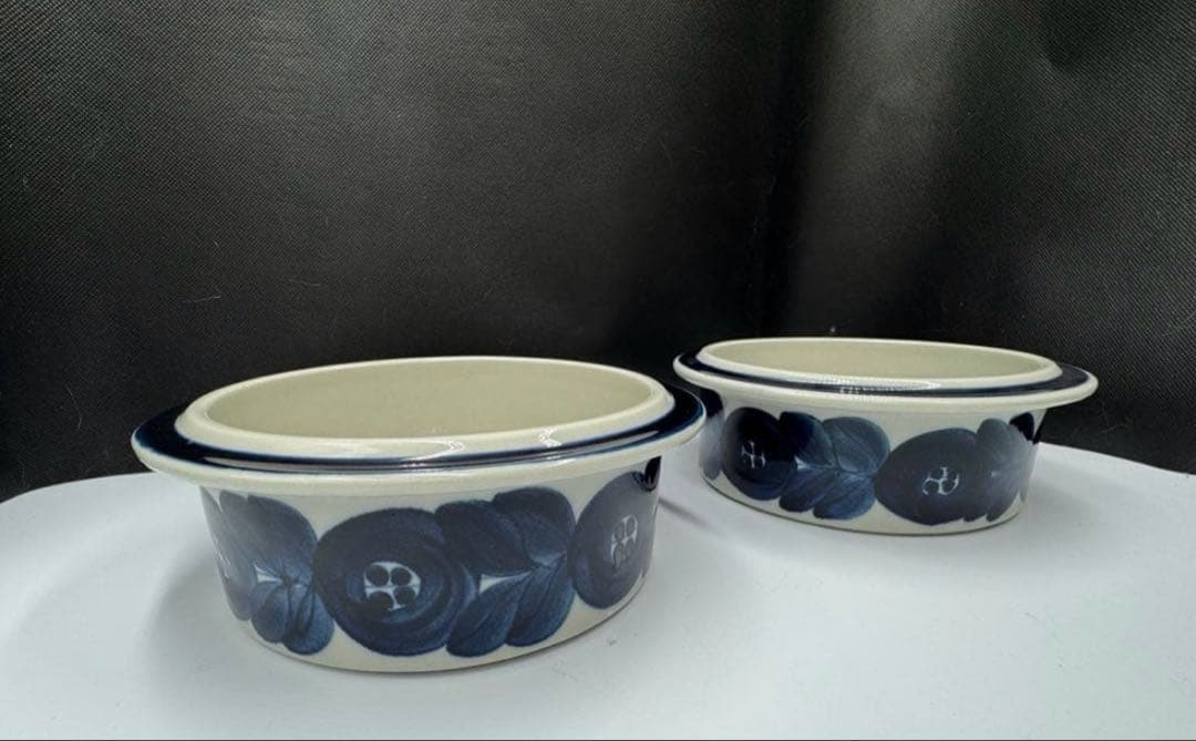 ヴィンテージ アラビア　アネモネ　シリーズ。 大きいタイプの深皿　2個セット。