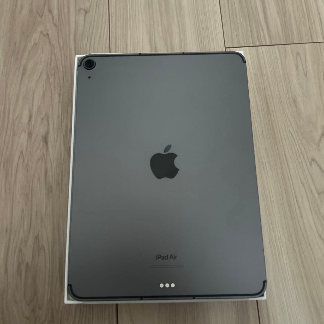 iPad Air第5世代　256GB Wi-Fi+cellularモデル