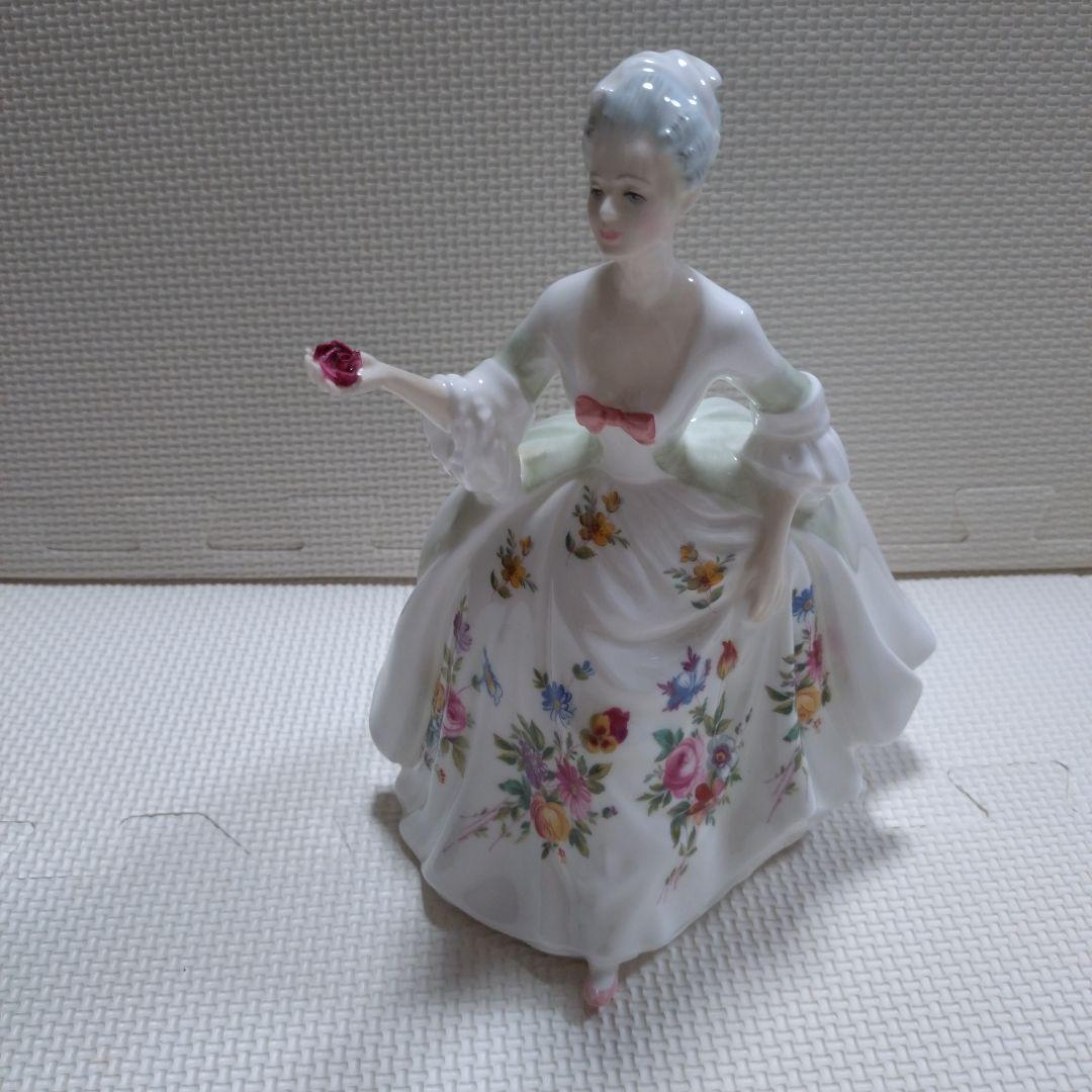 ロイヤルドルトン　ダイアナ　フィギュア