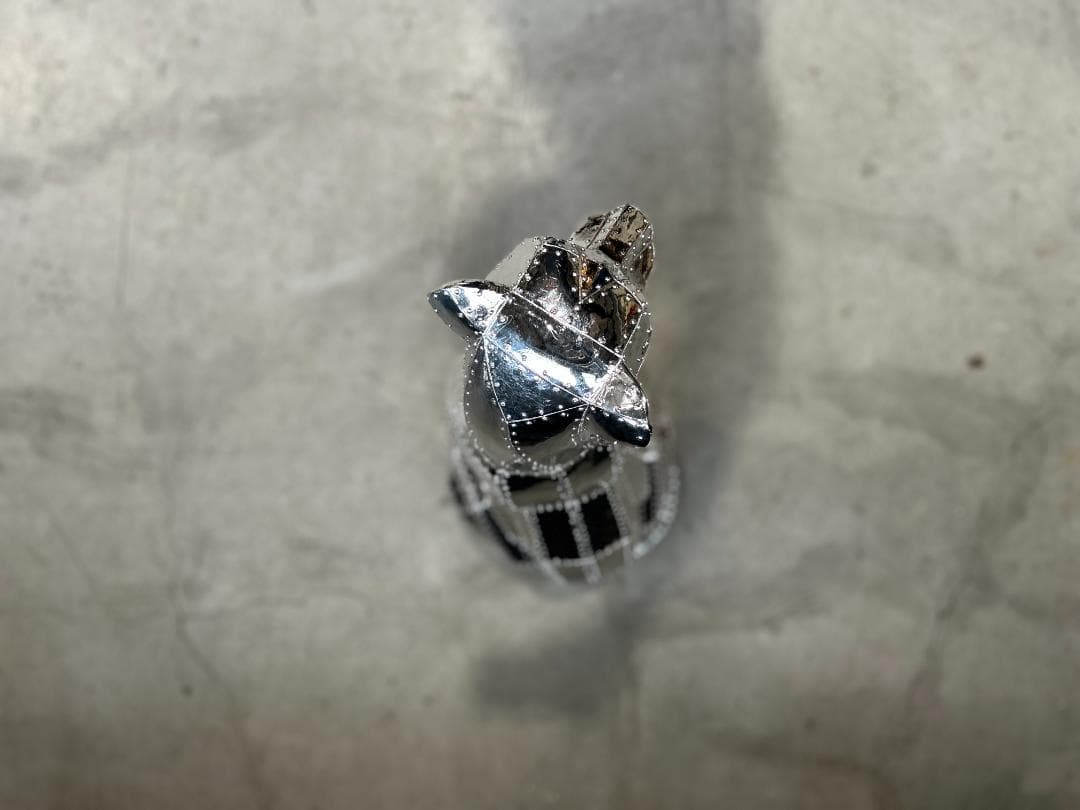 カレ / KARE｜シッティングキャットリベットクローム｜シルバー