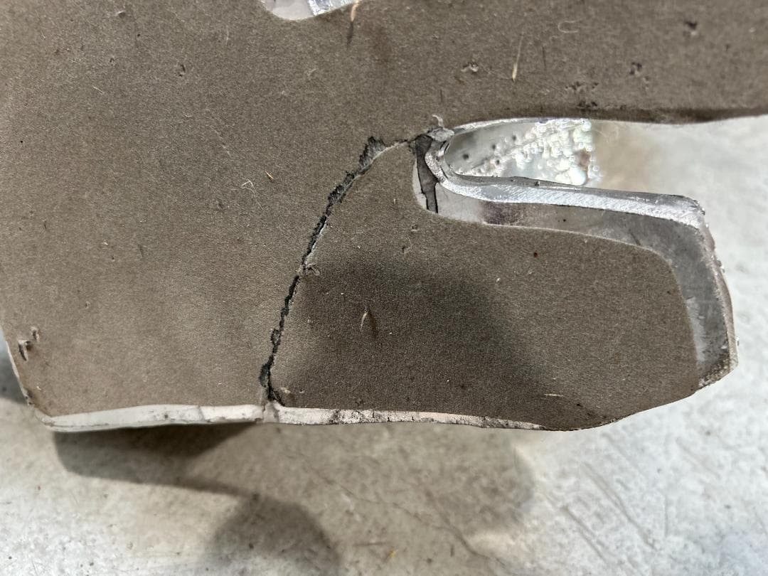 カレ / KARE｜シッティングキャットリベットクローム｜シルバー