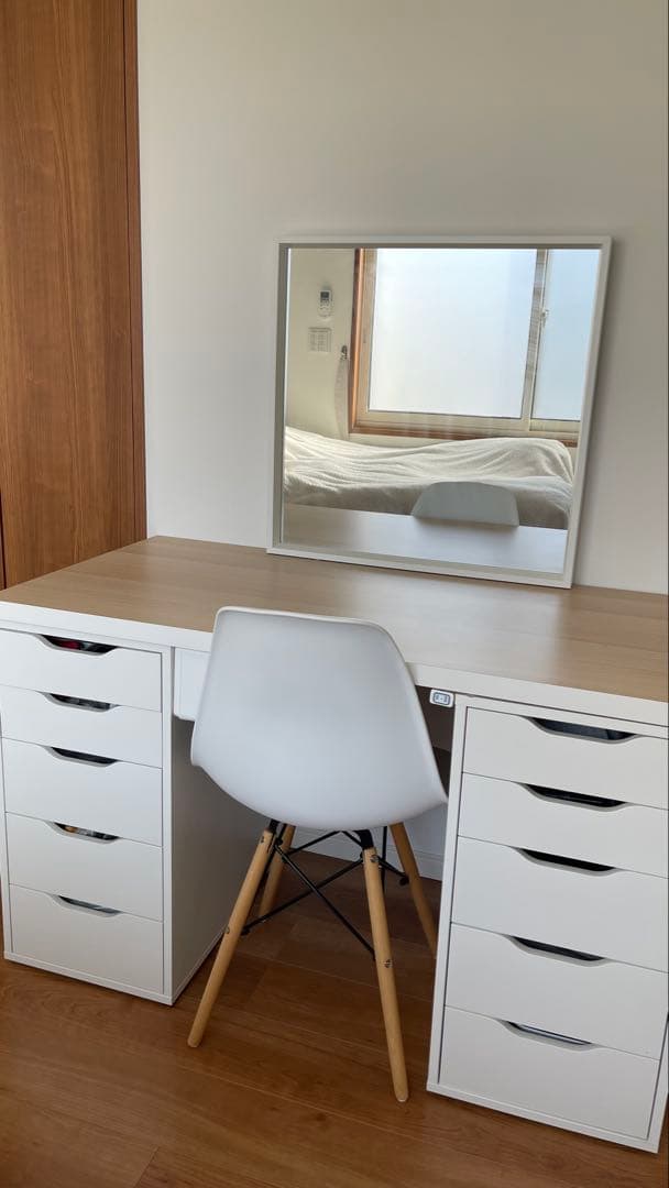 ホワイト木製ドレッサー・鏡台　IKEA