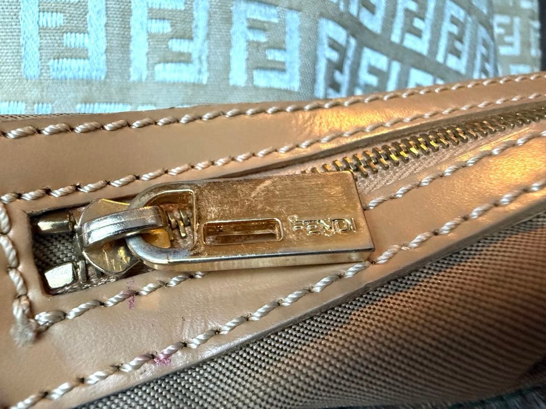 【レアカラー】FENDI ズッカ柄マンマバケット ワンショルダーバッグ