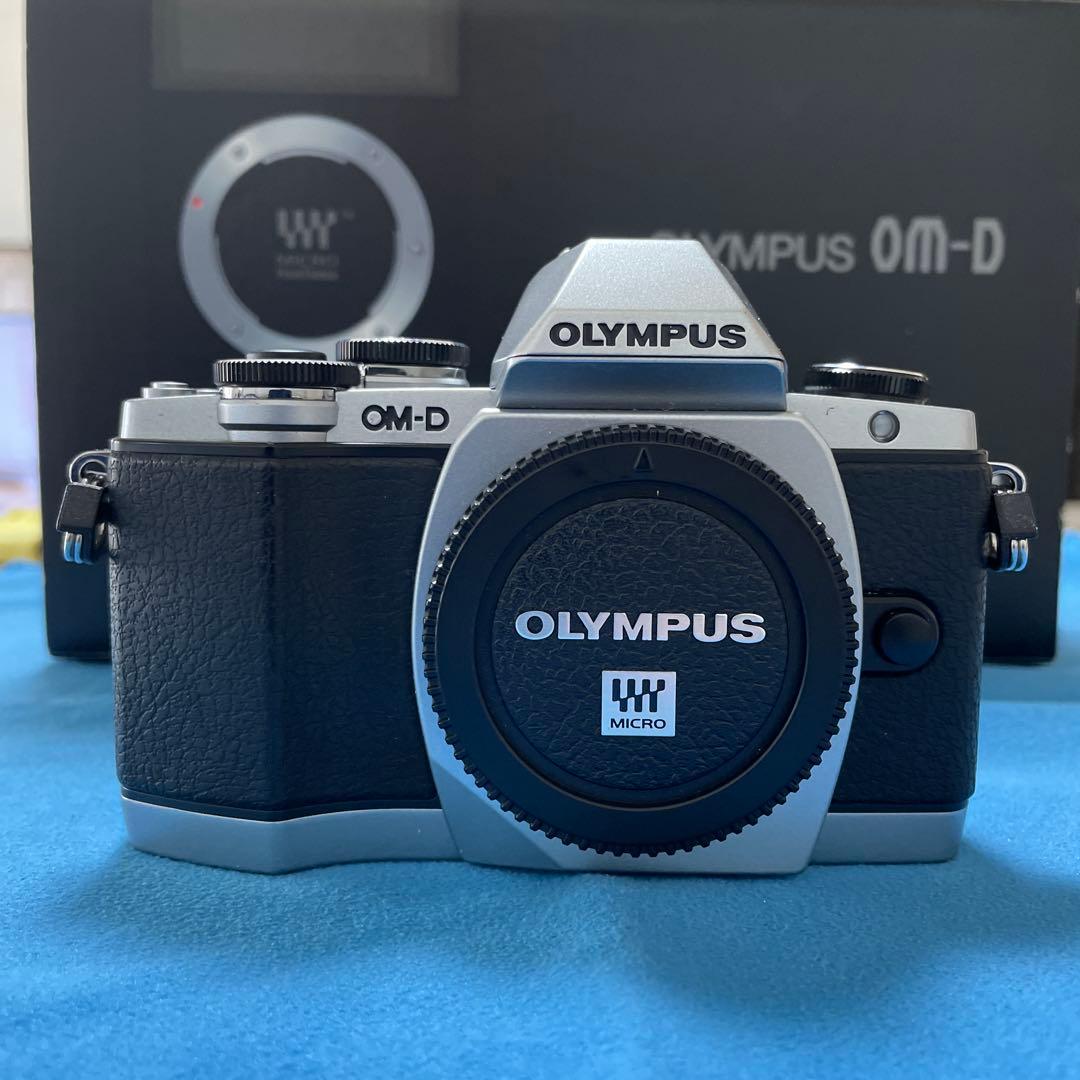 OLYMPUS オリンパスOM-D E-M10 ダブルズームキット シルバー