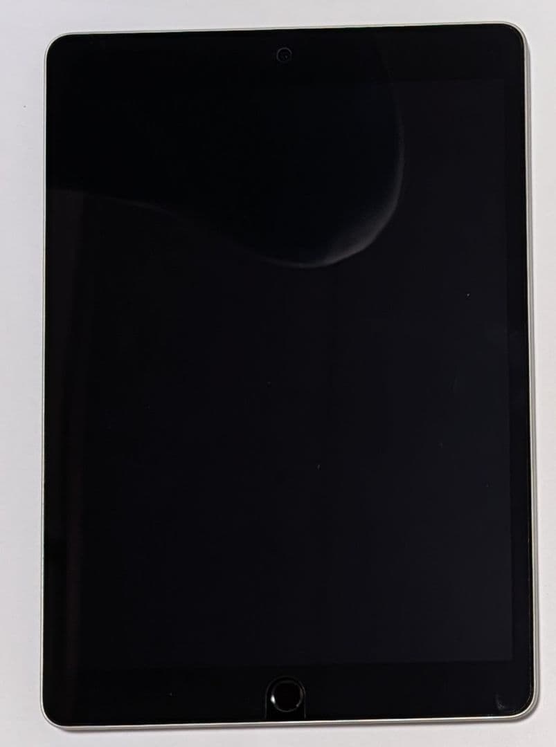 あ*ま様 iPad 9世代 本体 シルバー 純正充電器付き
