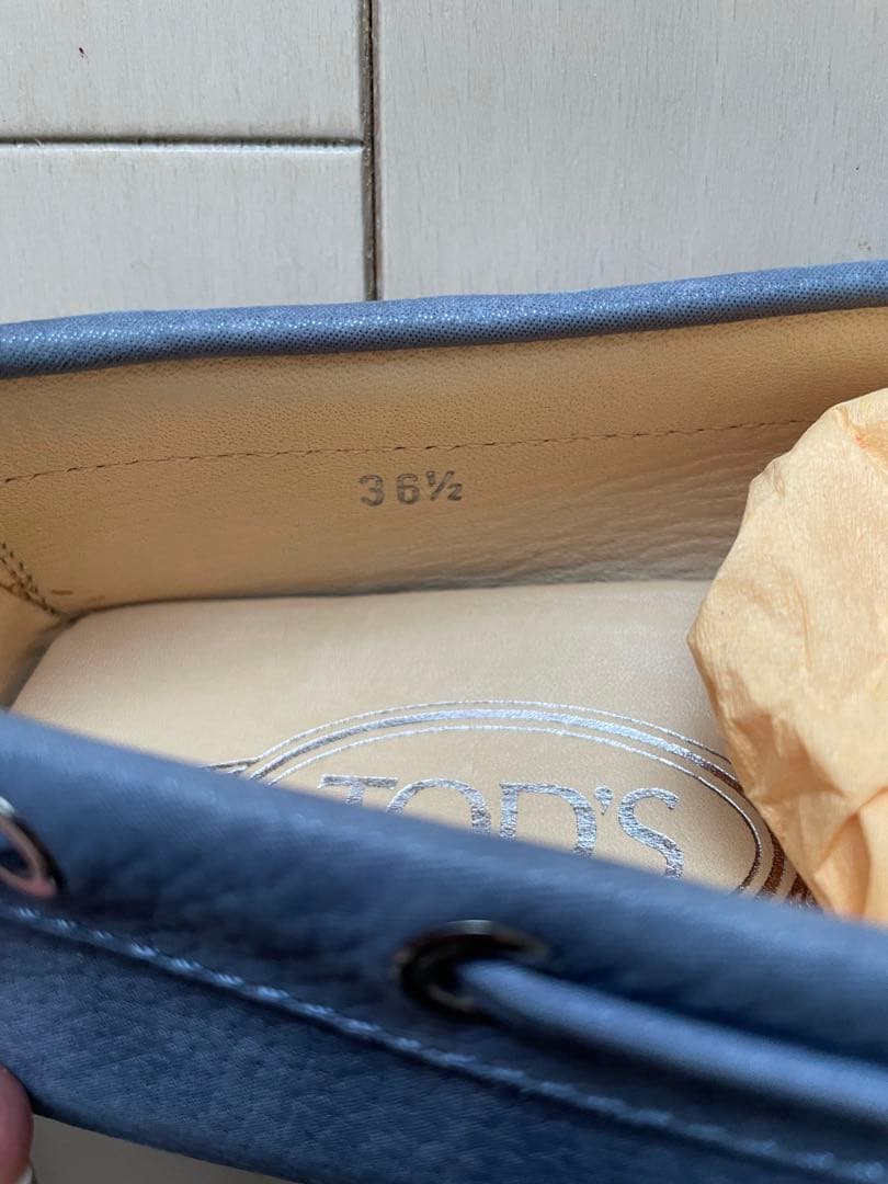 たぶちゃん　TOD'S ブルーレザー ローファー