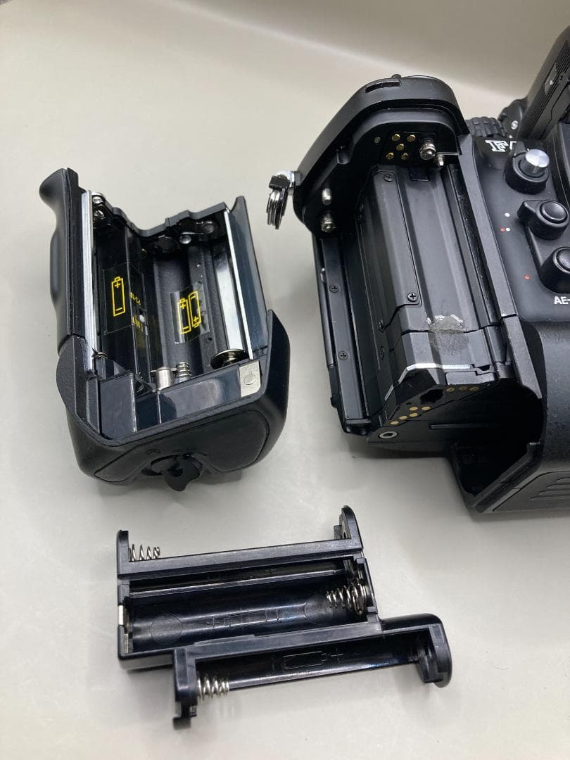 Nikon F4S + MF-22 データバック + SB-22 スピードライト