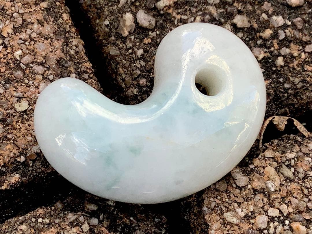 大サービス*糸魚川小滝産翡翠氷肌　アイスジェイド　お値段自信の極上品‼️鑑別書付