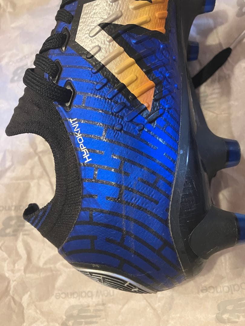 New Balance Tekela サッカーシューズ