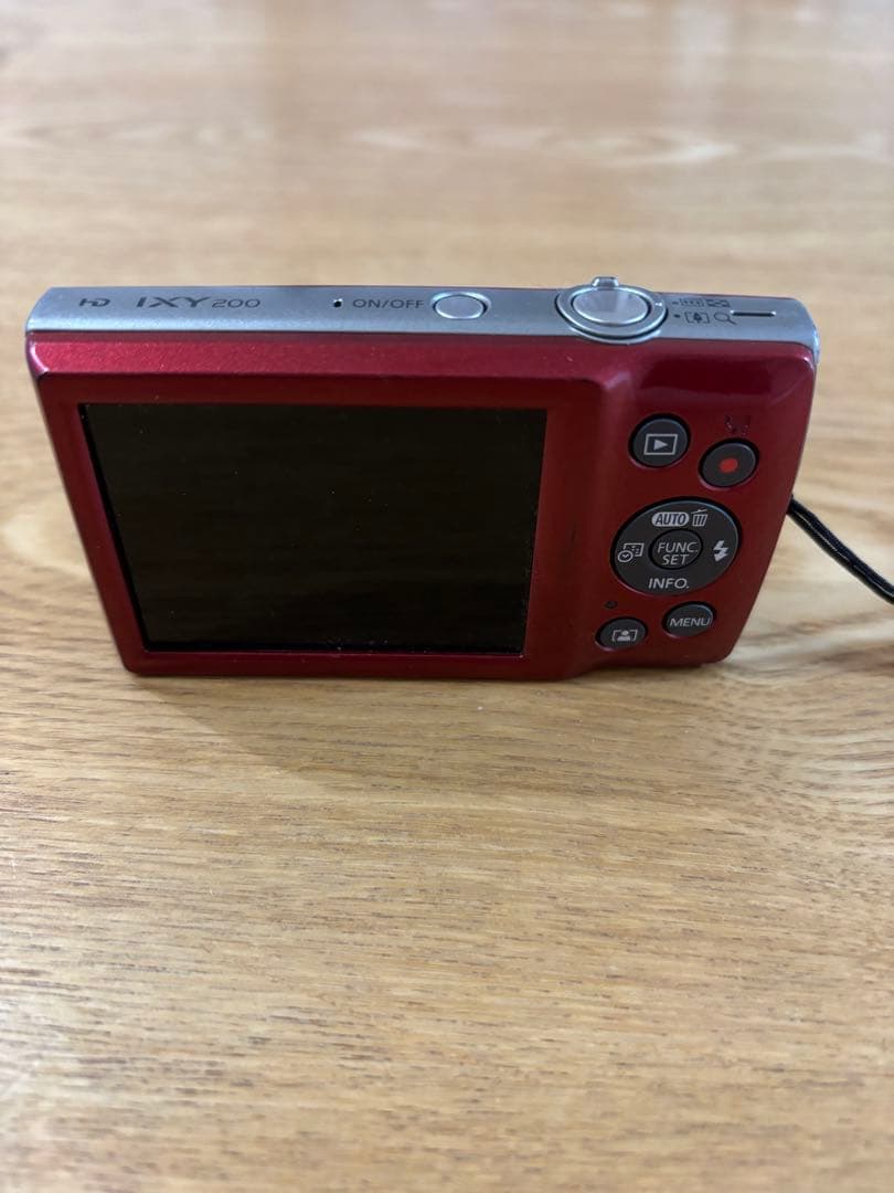 Canon キャノン　IXY200 デジタルカメラ