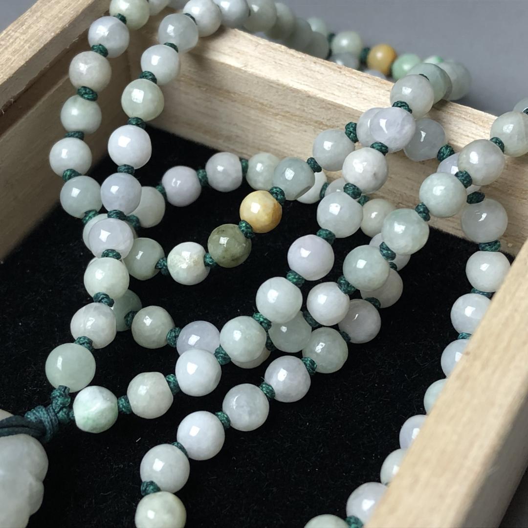 勾玉　本翡翠 ペンダント ネックレス 　木箱付き