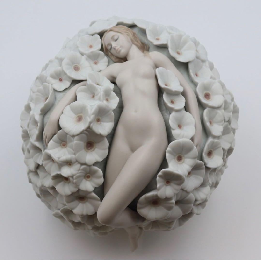 リヤドロ LLADRO 花香る夢　NO.8365 フィギュリン　陶器人形　置物
