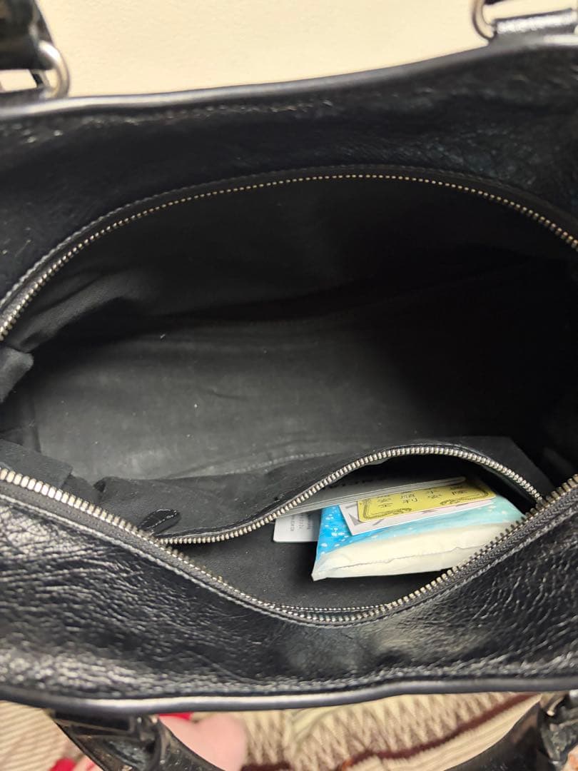 バレンシアガ　シティ　Le Carole バッグ　チャーム付き