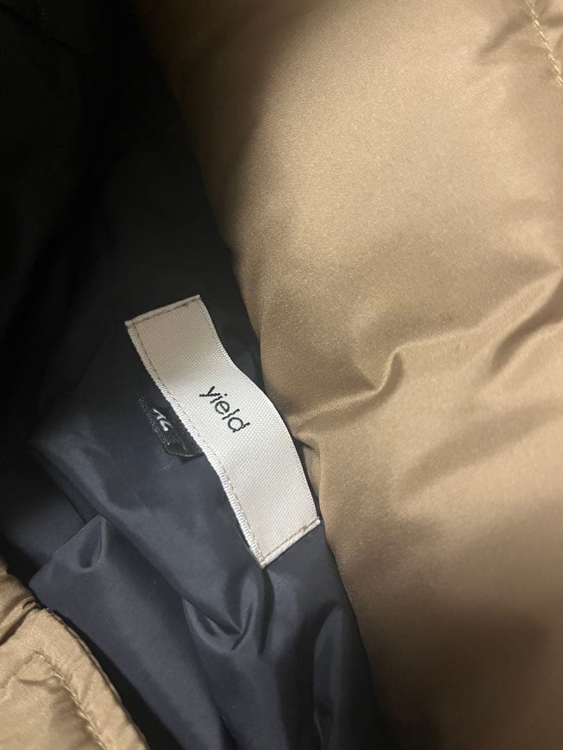 新品タグ付き yield モンスターダウンジャケット イールド ・アウター XL