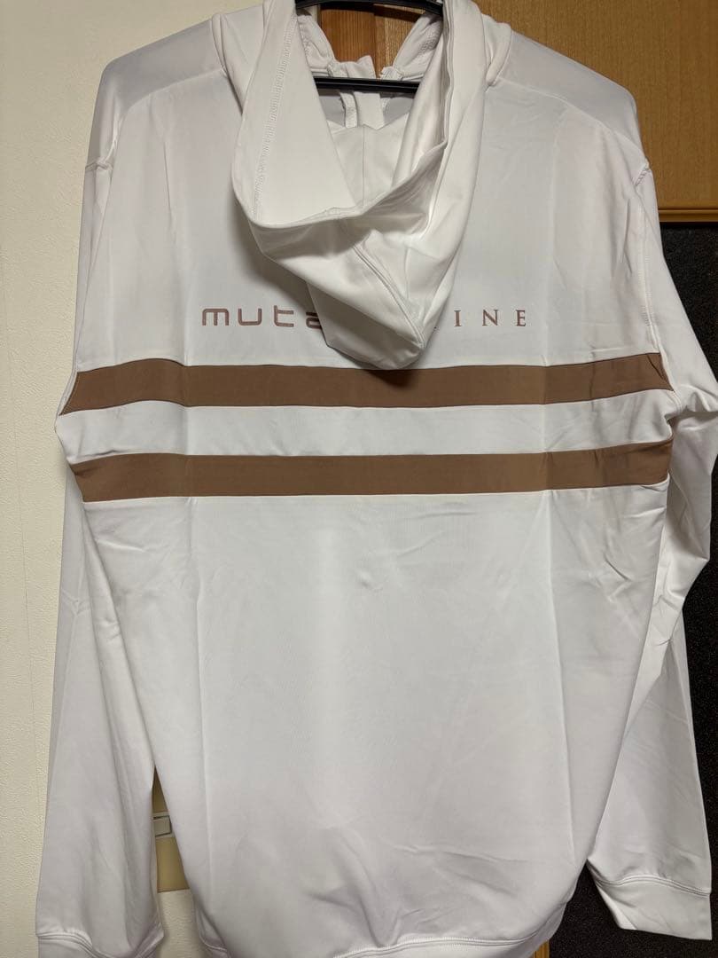mutate nine フード付きジャージ L ホワイト パンツセットになります